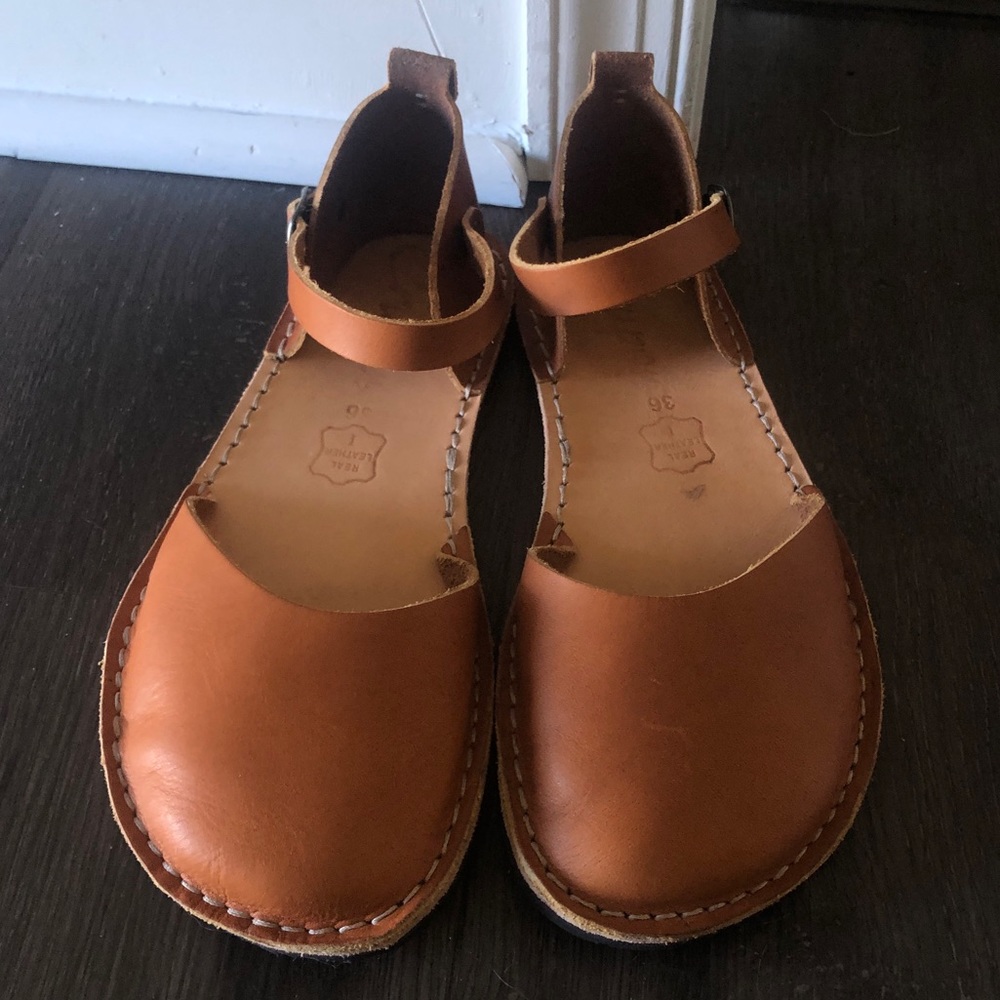 **SOLD** Crupon Trevi size 36EU NEW IN BOX